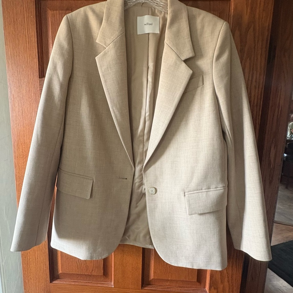 Aritizia Beige Blazer- Oversized
